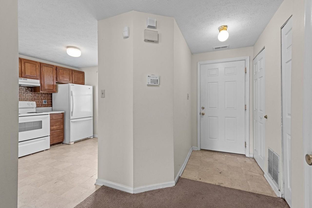 528 Chanticlar Ct - Photo 3 of 19