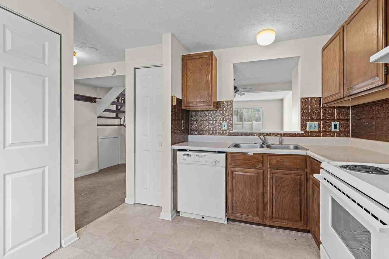 528 Chanticlar Ct - Photo 4 of 19