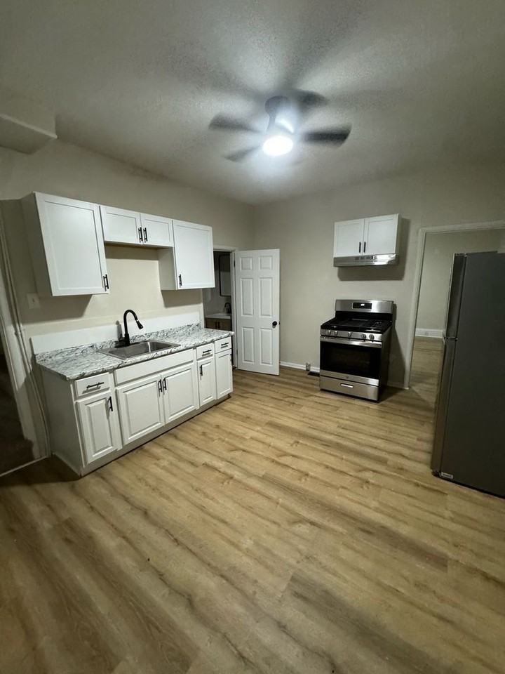 606 Federal St - Photo 2 of 14