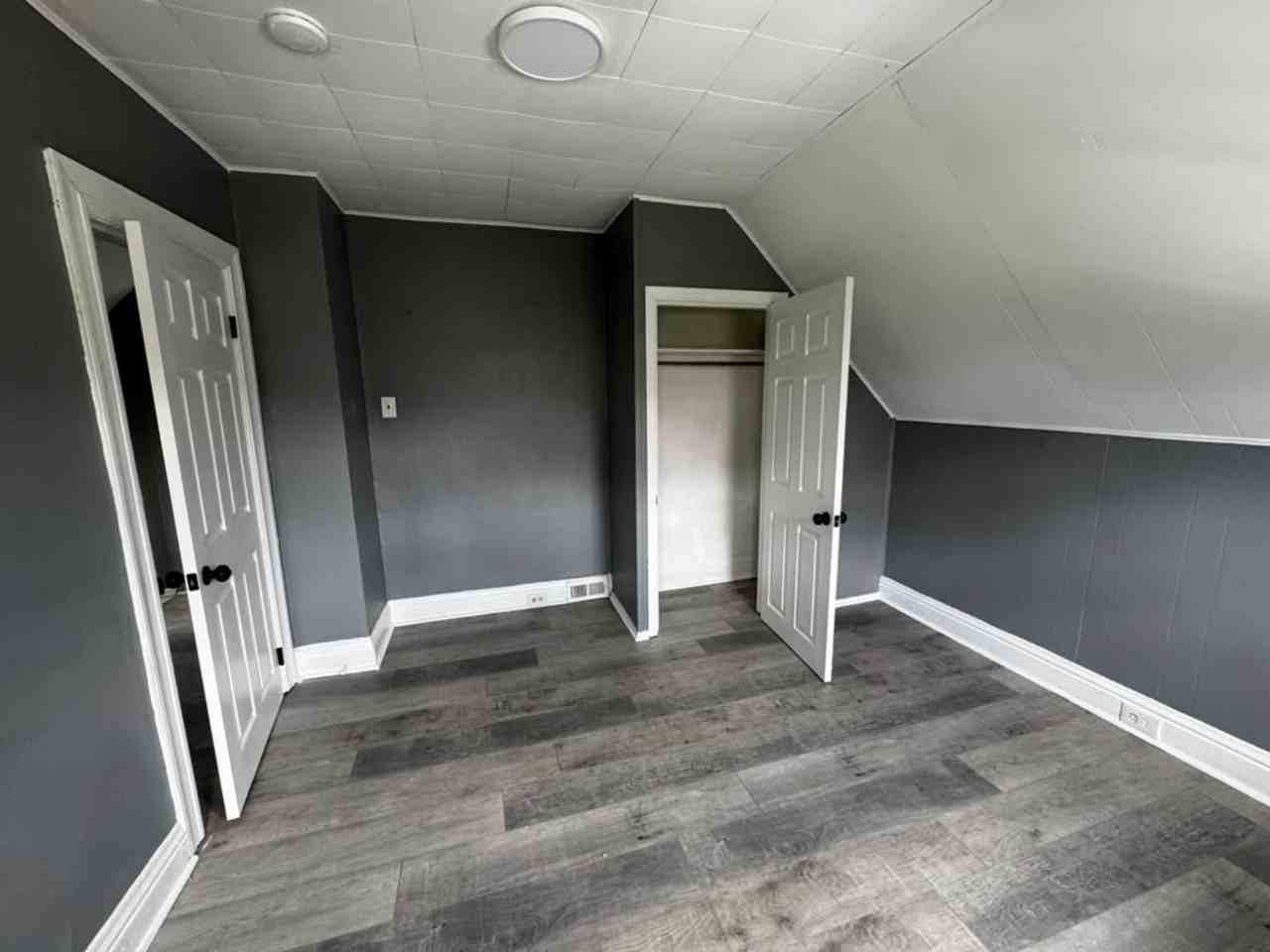 1717 Martha St - Photo 5 of 18