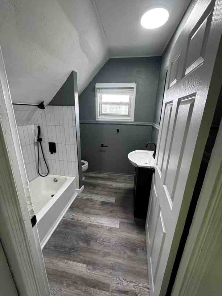 1717 Martha St - Photo 7 of 18