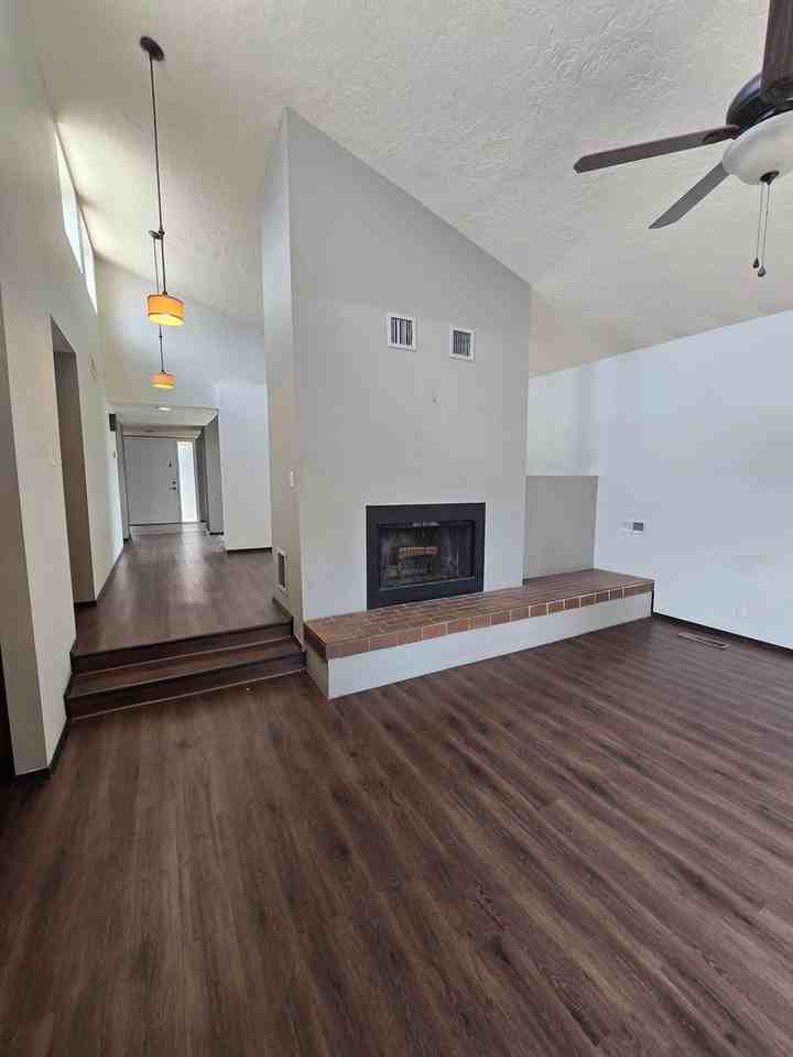 3116 Dallas St Ne - Photo 6 of 16