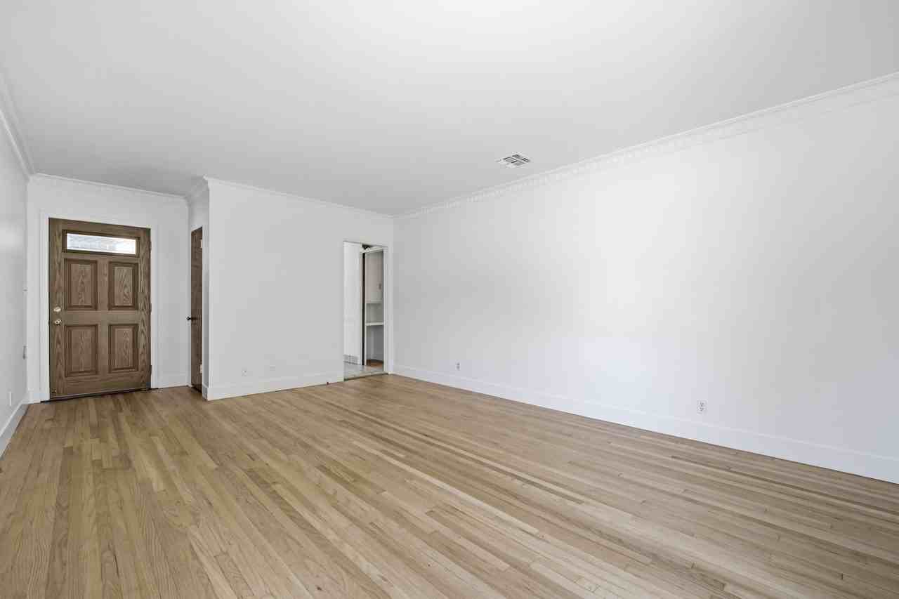 1007 Monterey Rd - Photo 6 of 32