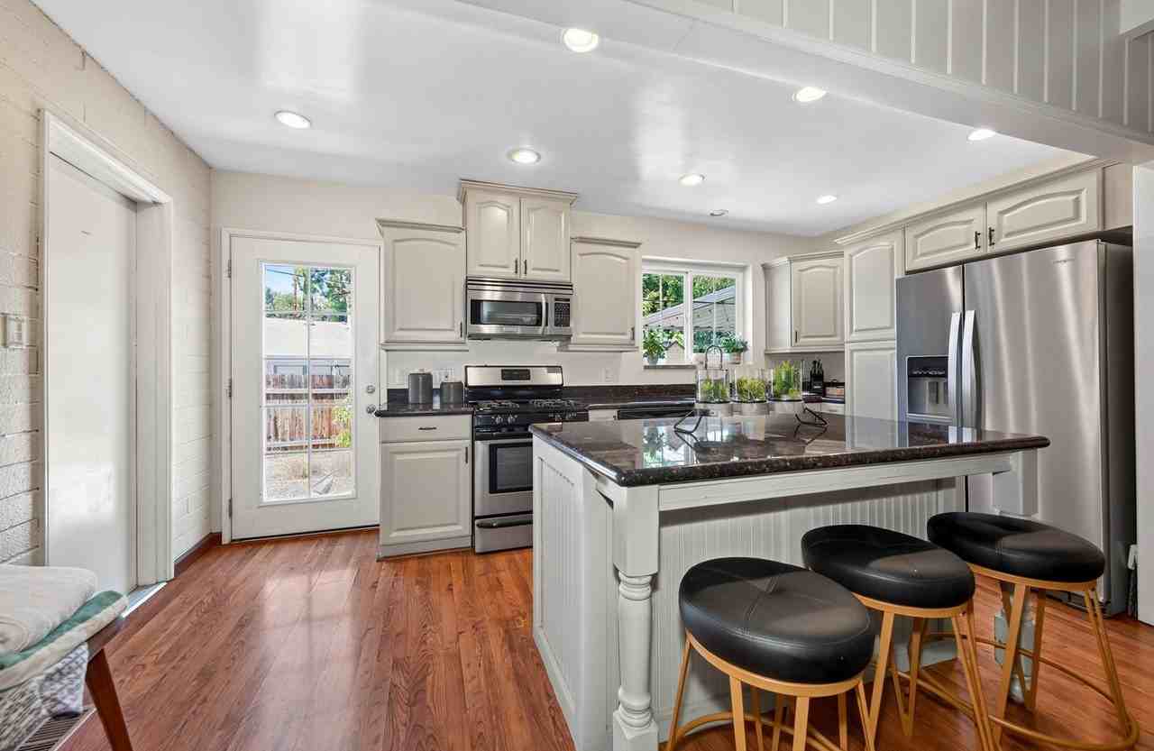 11164 Yardley Pl - Photo 7 of 16