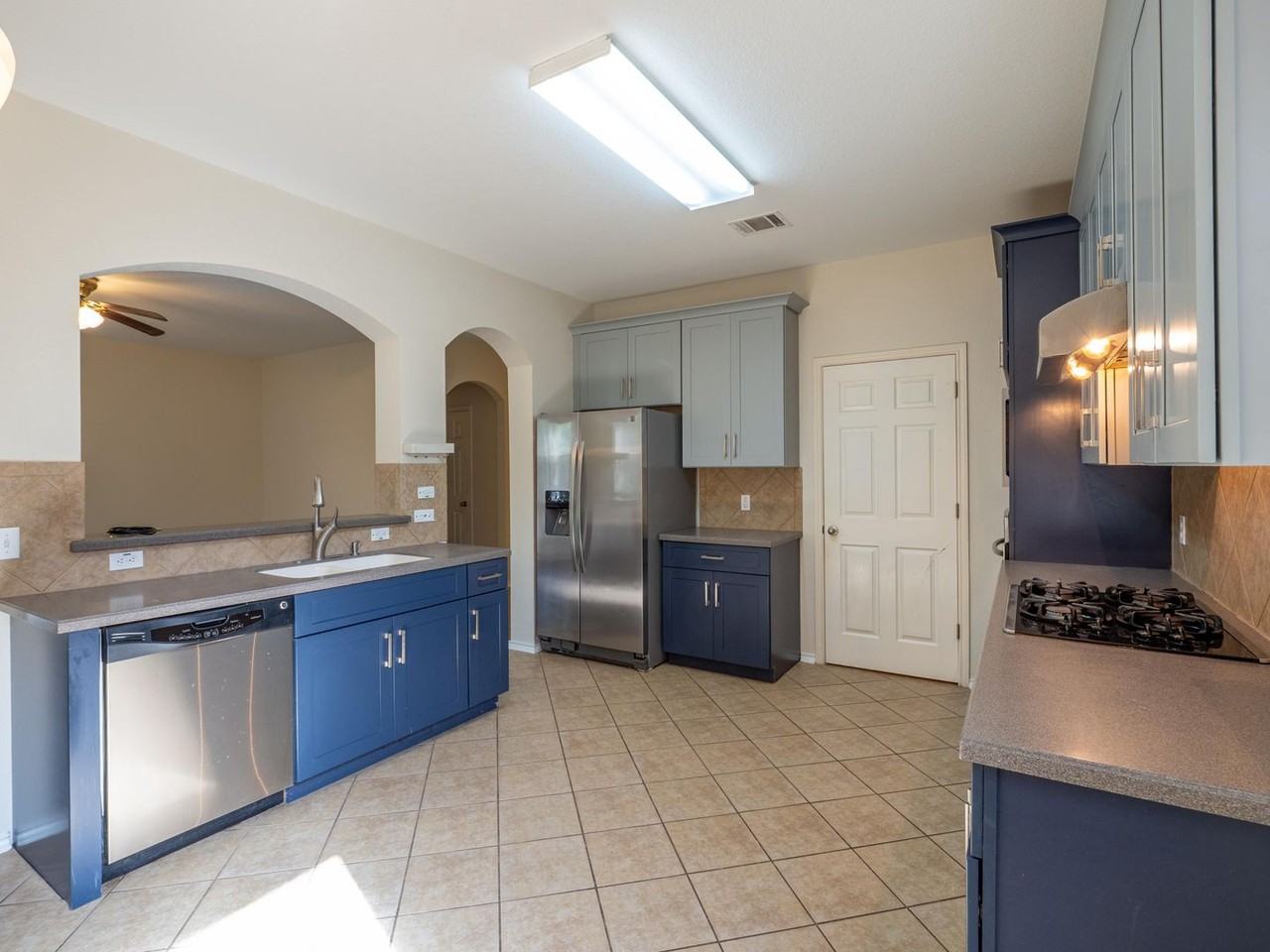 1710 Lomita Dr - Photo 6 of 20