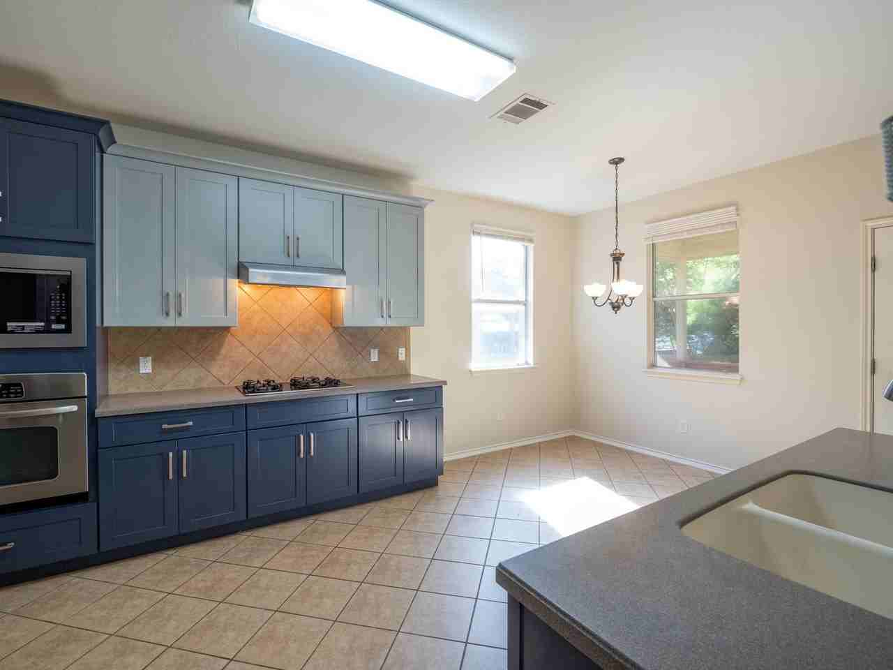 1710 Lomita Dr - Photo 7 of 20