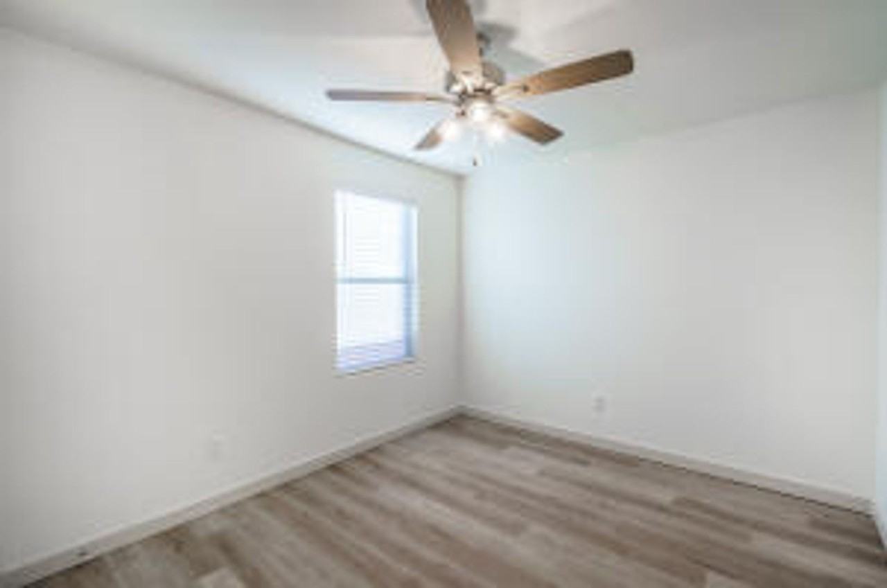 2711 62nd St - Photo 7 of 10