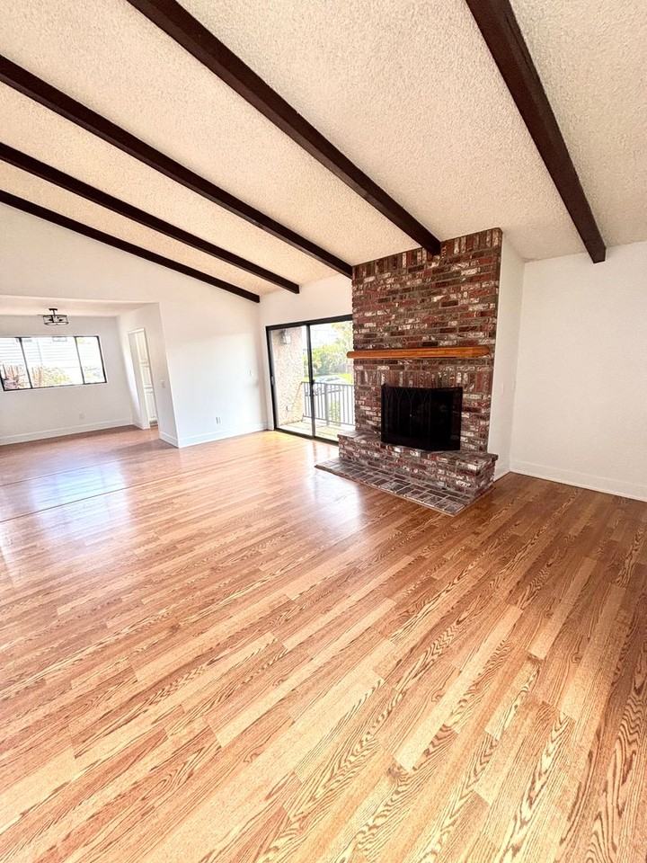 206 E Pine Ave - Photo 4 of 10