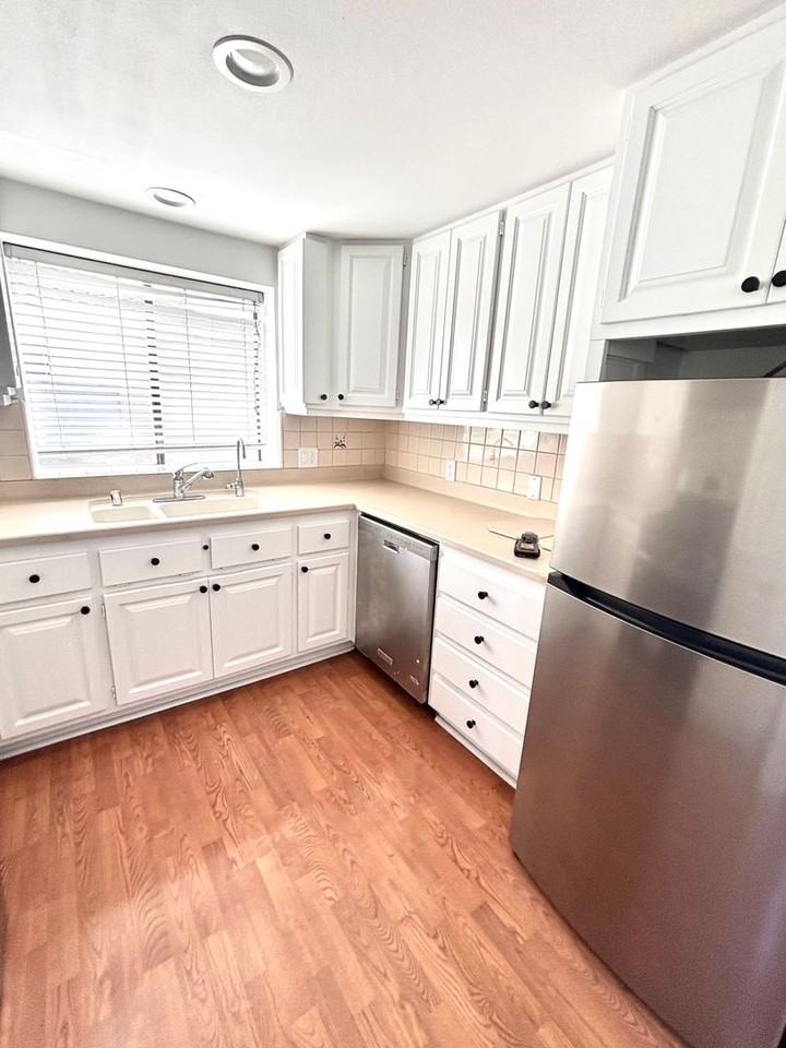 206 E Pine Ave - Photo 6 of 10