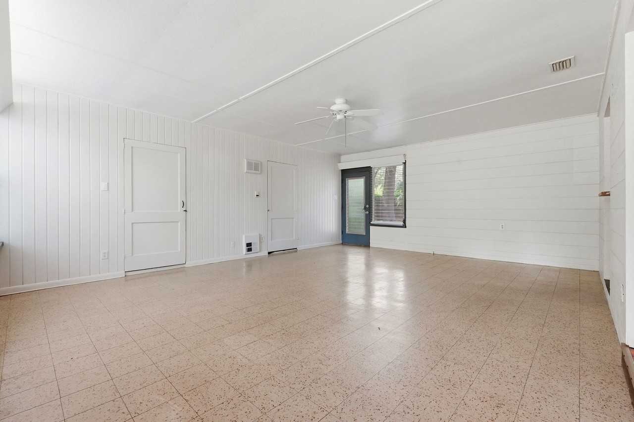 1038 Ne 21st Ave - Photo 3 of 28