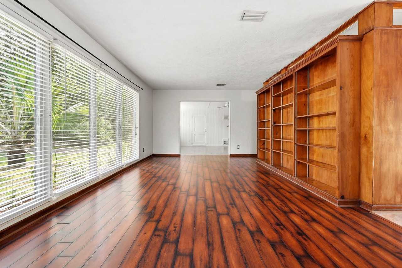 1038 Ne 21st Ave - Photo 5 of 28