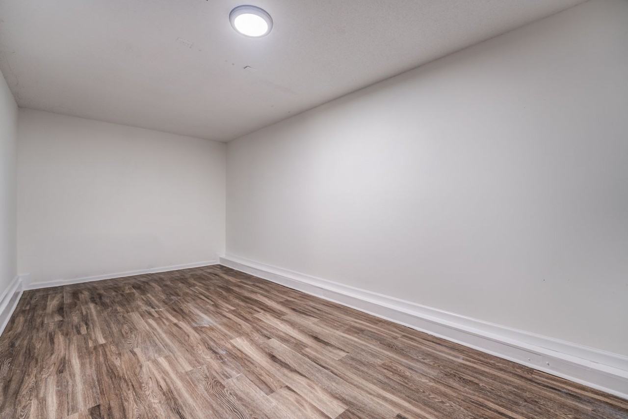 2151 Kirby Pkwy - Photo 6 of 12