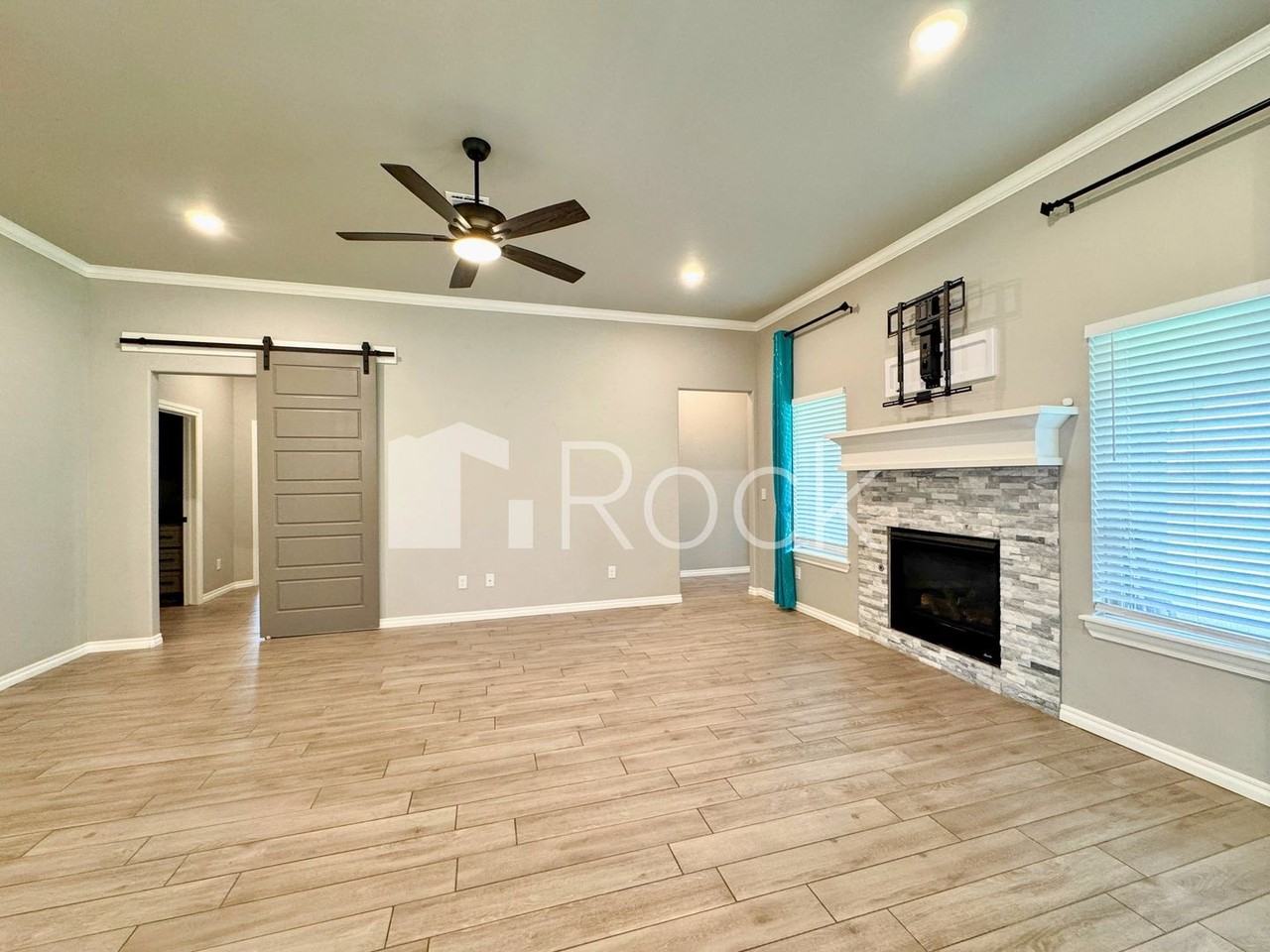 19113 Grove Pkwy - Photo 5 of 50