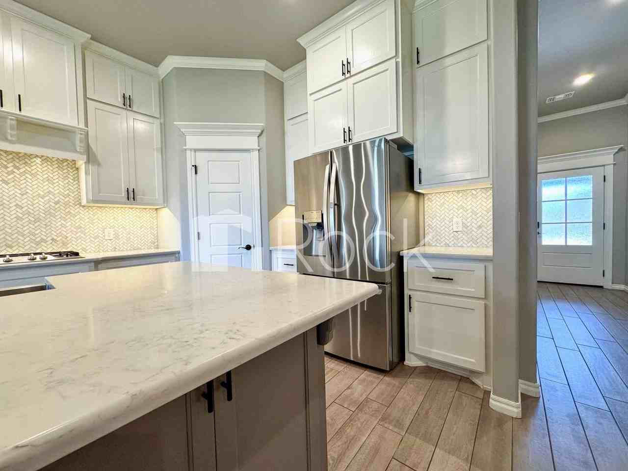 19113 Grove Pkwy - Photo 7 of 50