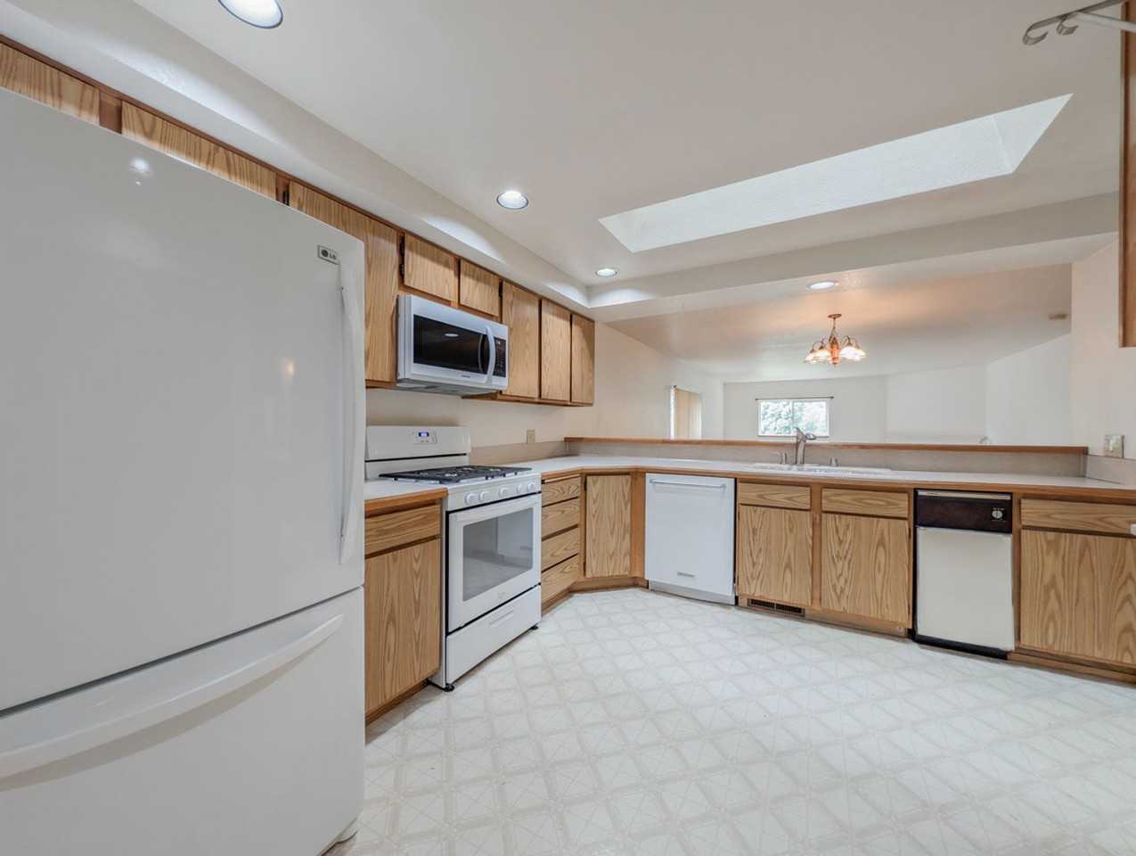 4724 74th Pl Ne - Photo 2 of 15