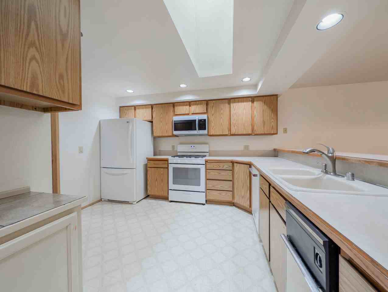 4724 74th Pl Ne - Photo 3 of 15