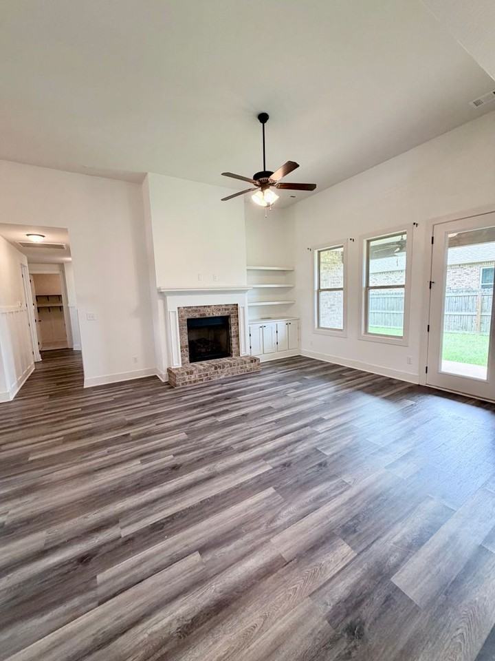 91 Barnyard Way - Photo 4 of 23