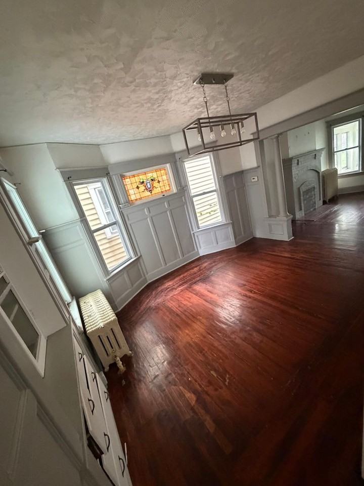 661 Myrtle Ave - Photo 3 of 11