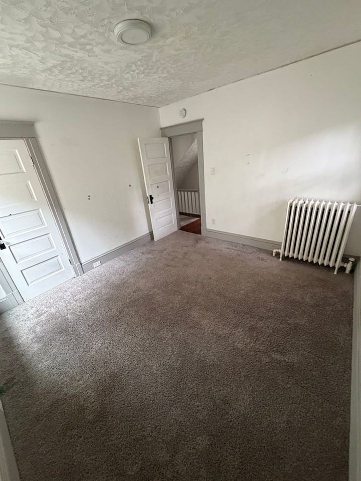 661 Myrtle Ave - Photo 7 of 11