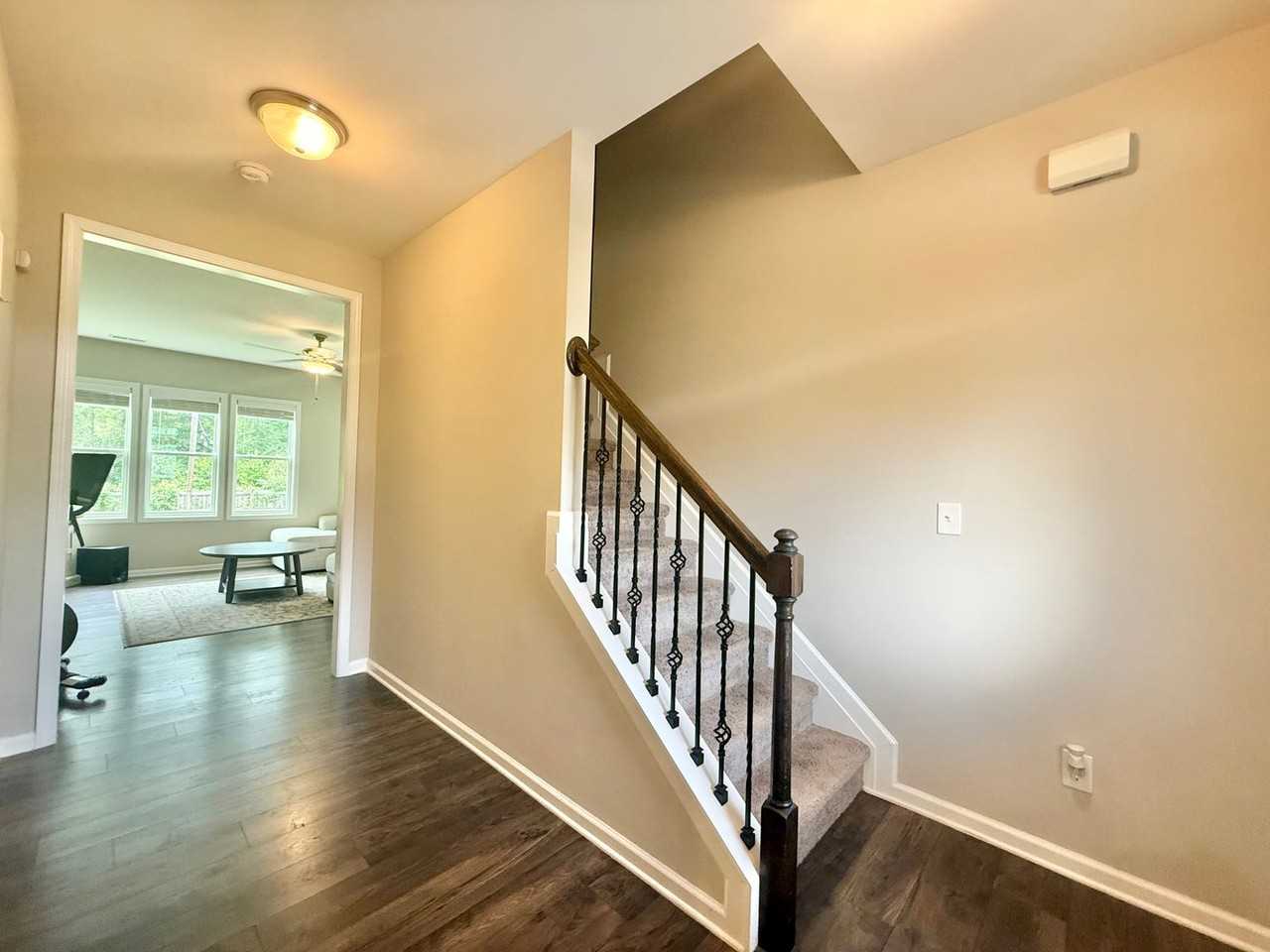 305 S Kramer Path - Photo 3 of 24
