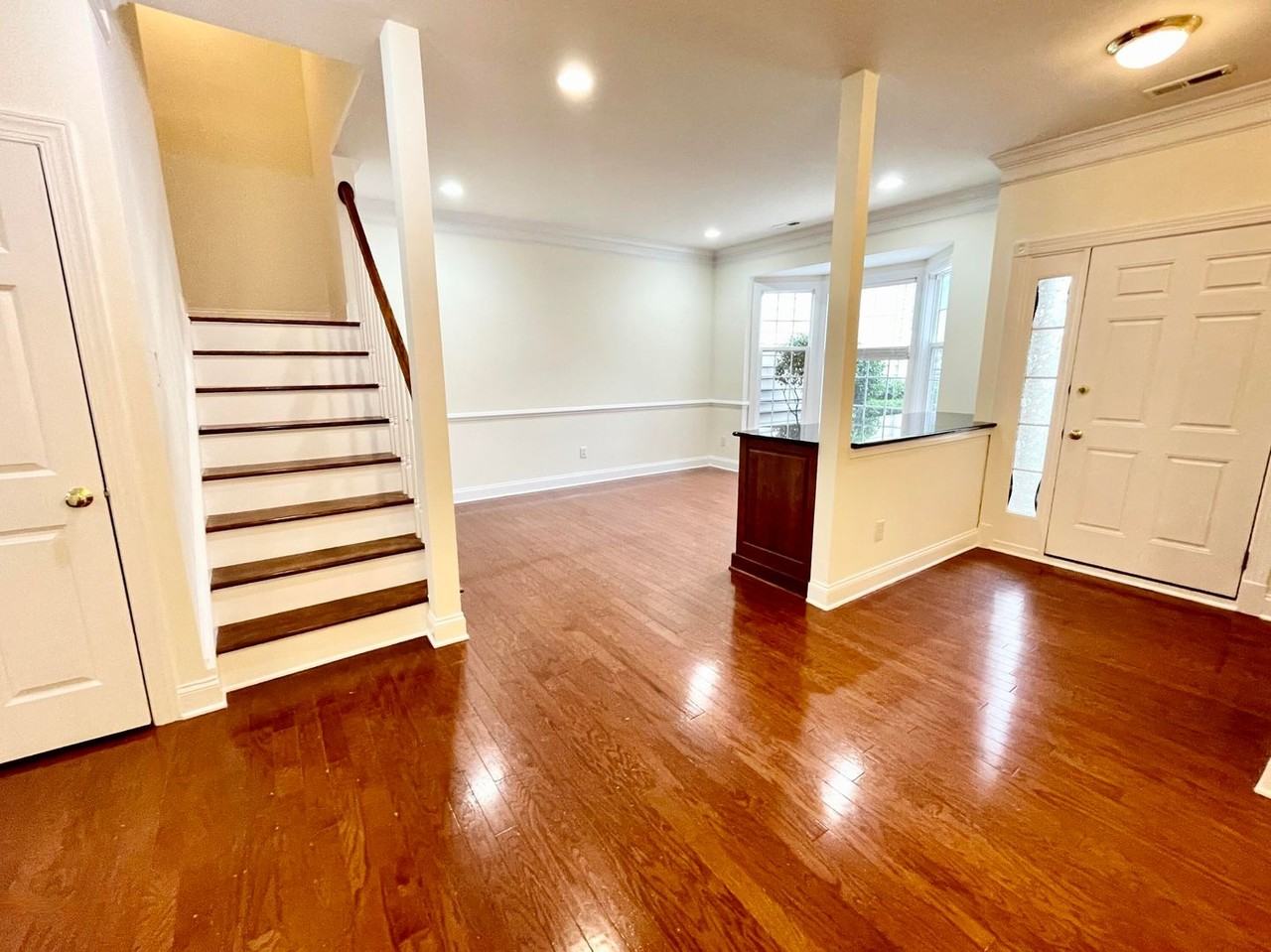 9519 Dellbrook Ct - Photo 2 of 30