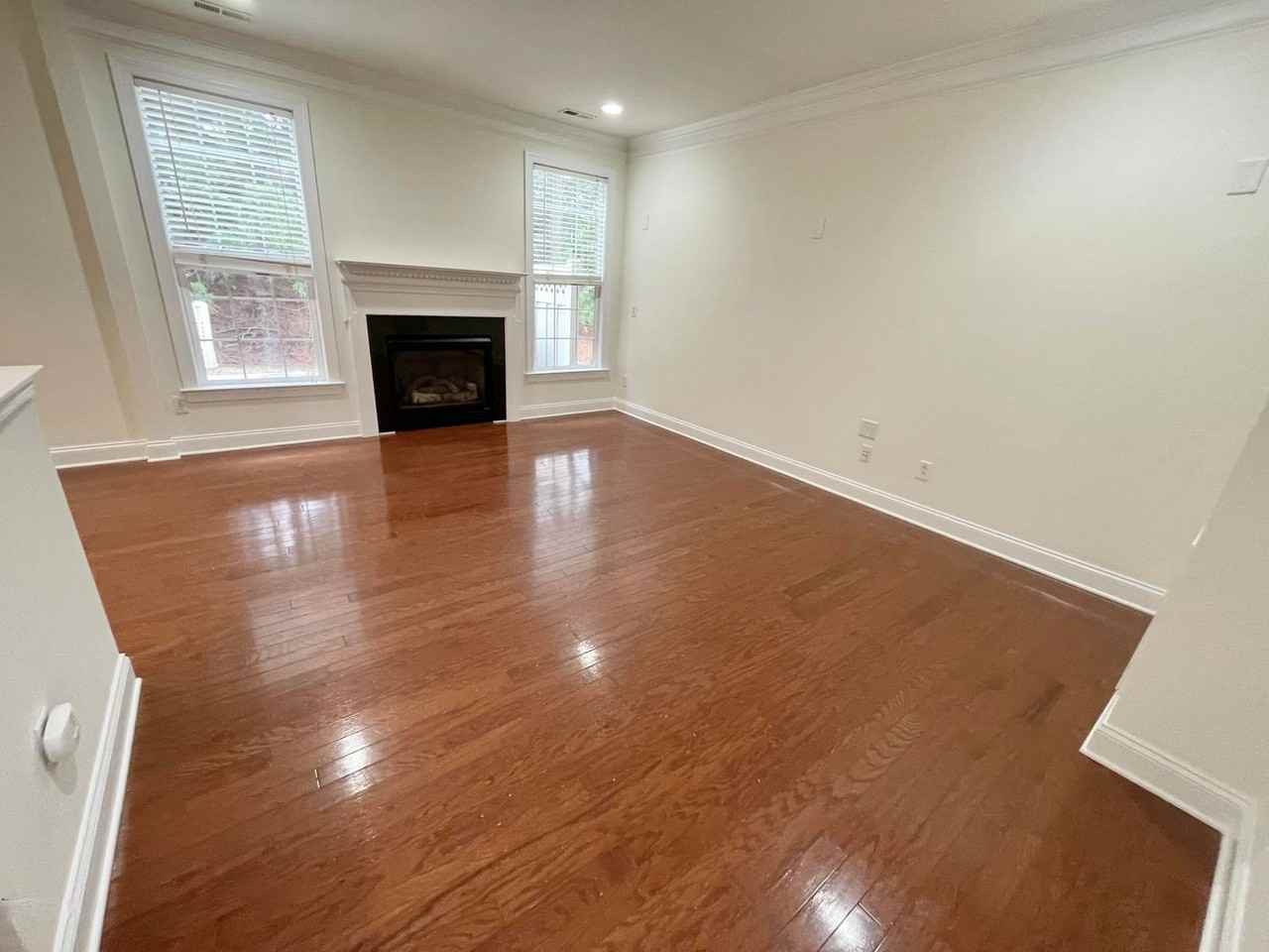 9519 Dellbrook Ct - Photo 7 of 30