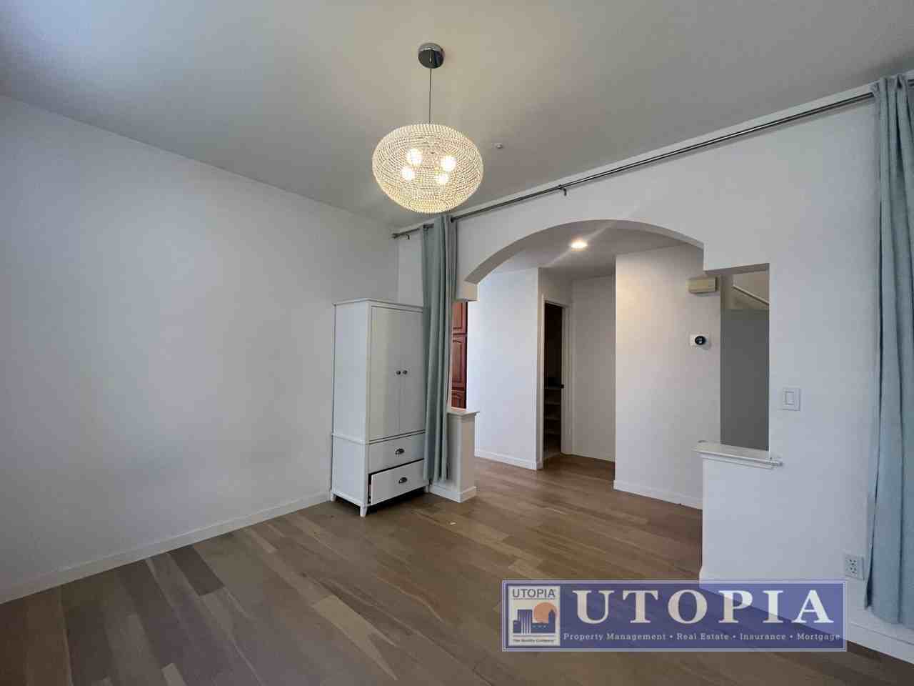 313 Village Cir - Photo 7 of 42