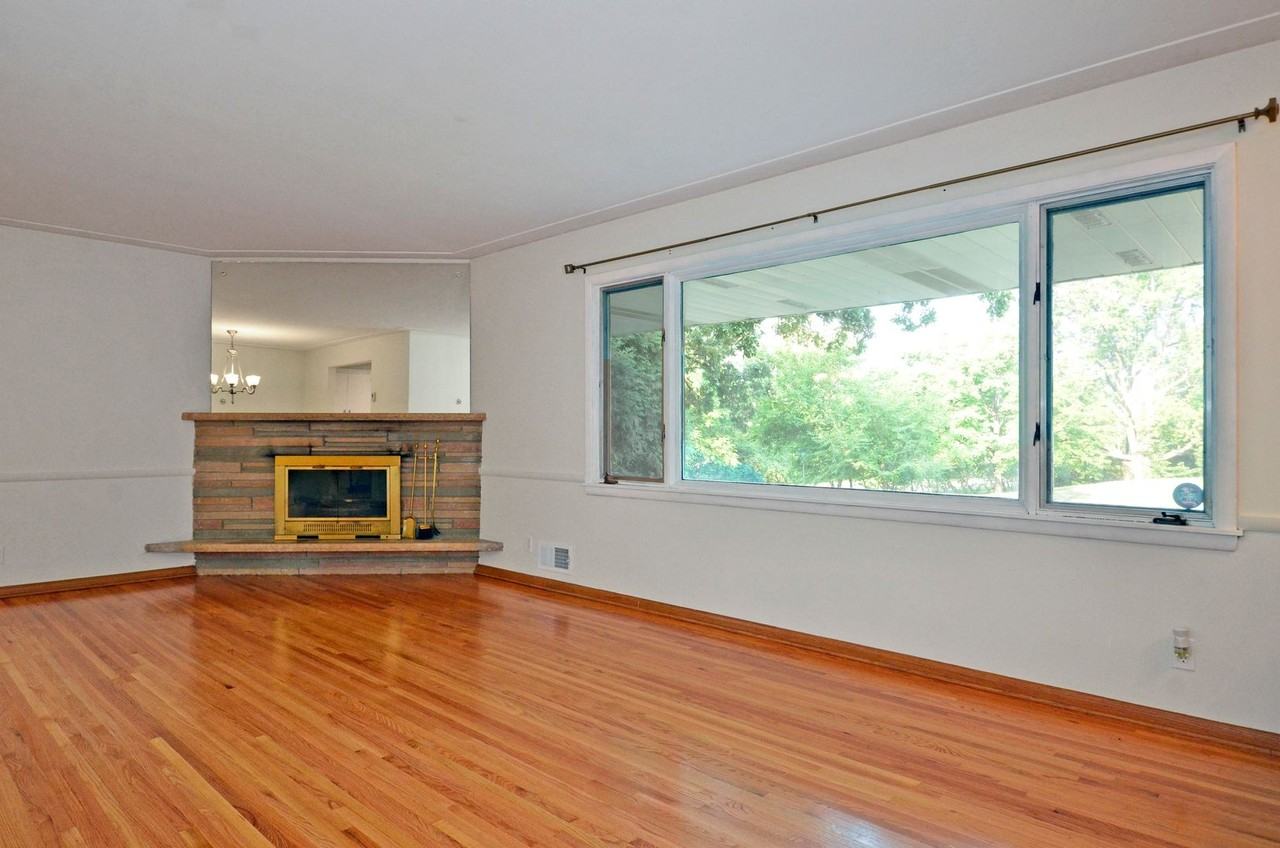 6233 Parnell Ave - Photo 6 of 26