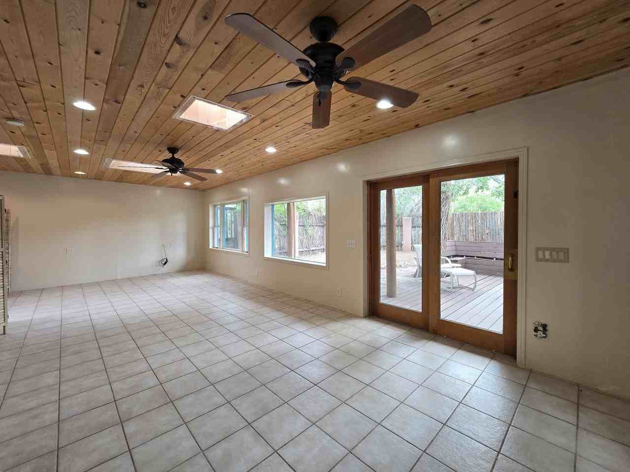 505 Grant Ave #B - Photo 4 of 24