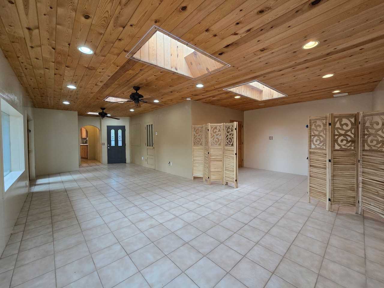 505 Grant Ave #B - Photo 5 of 24