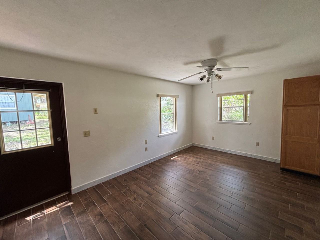6352 Ne 86th Ave - Photo 7 of 25