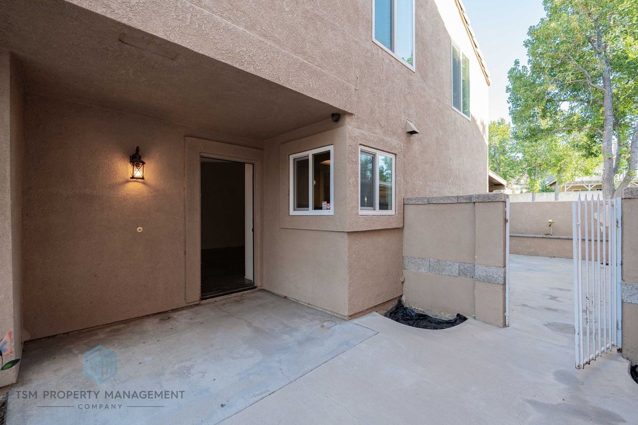 14789 Cinnamon Dr - Photo 2 of 19