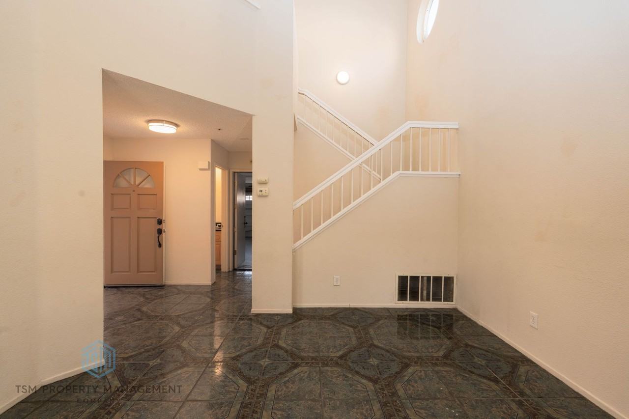 14789 Cinnamon Dr - Photo 3 of 19