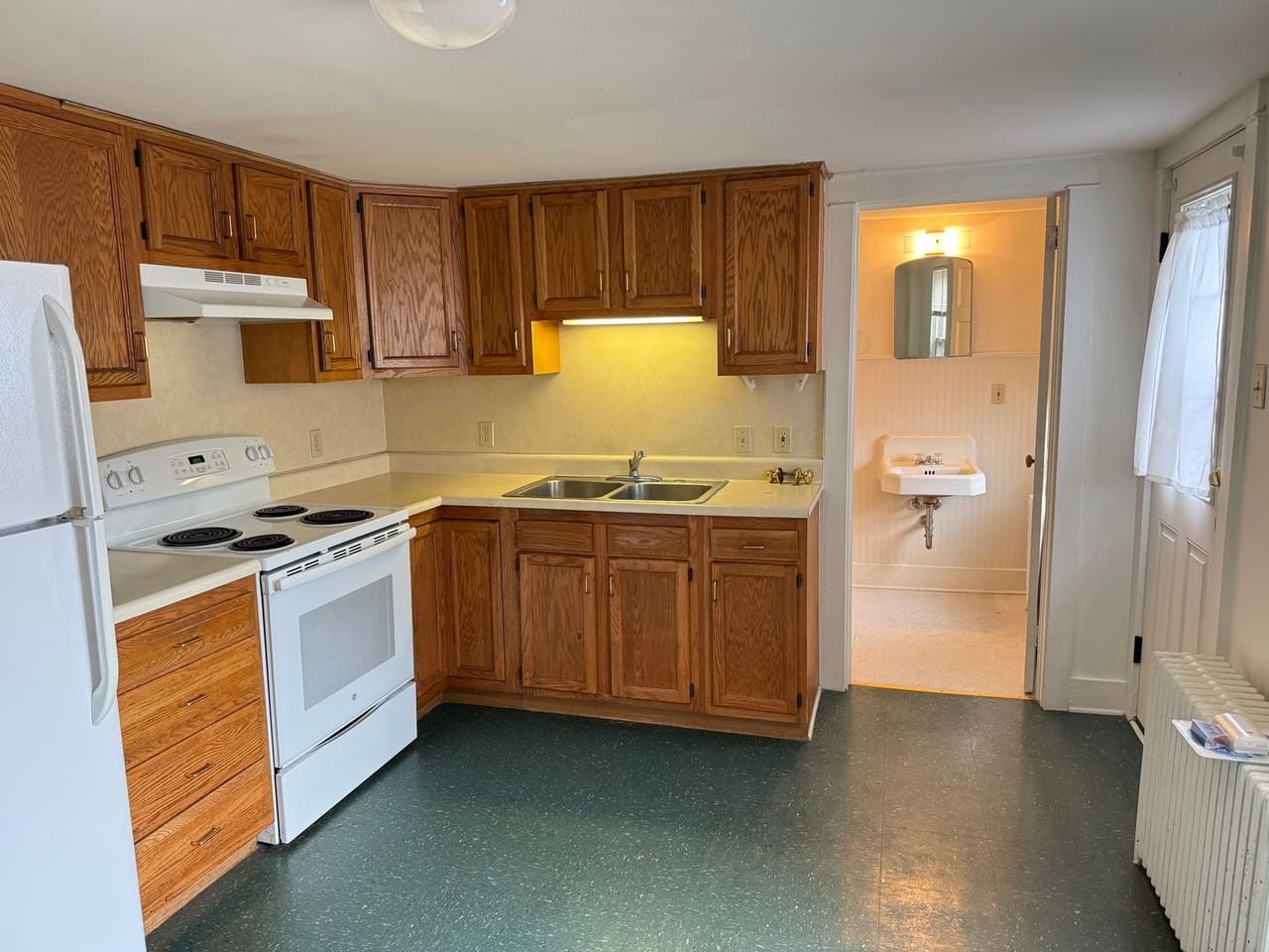 537 E King St - Photo 3 of 14