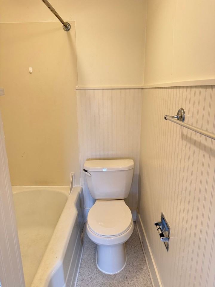 537 E King St - Photo 5 of 14