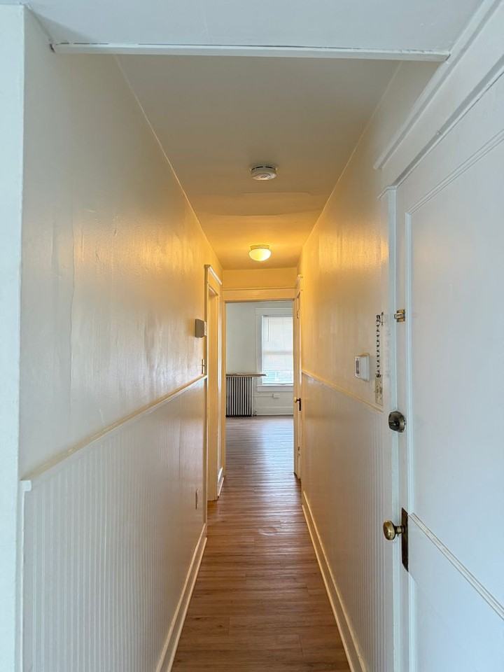537 E King St - Photo 6 of 14