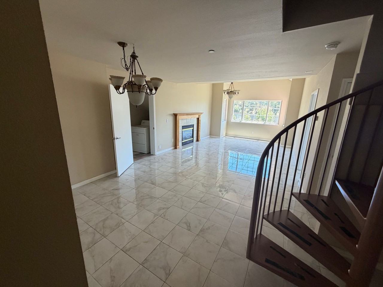 158 Caldecott Ln - Photo 3 of 12