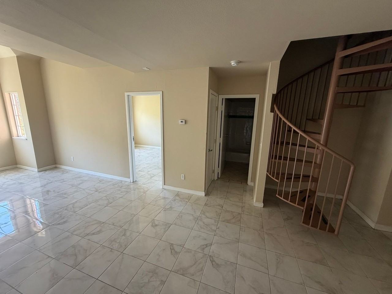 158 Caldecott Ln - Photo 4 of 12