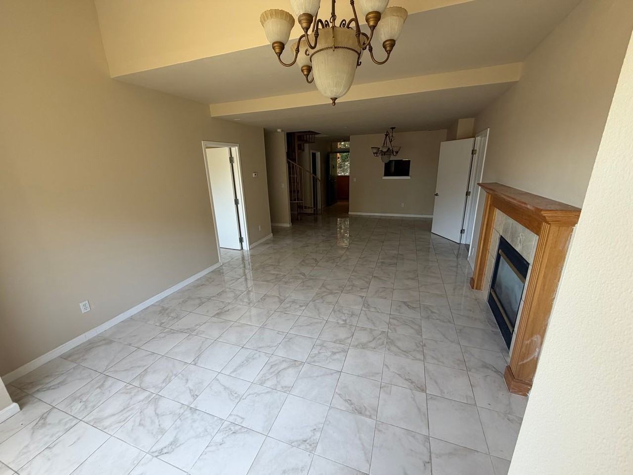 158 Caldecott Ln - Photo 5 of 12