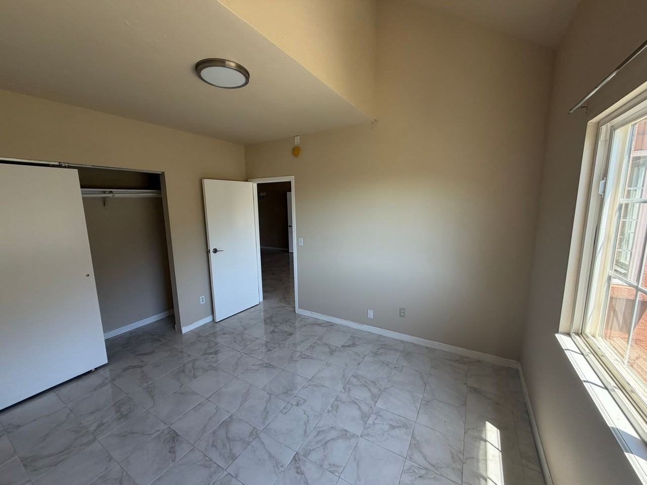 158 Caldecott Ln - Photo 6 of 12