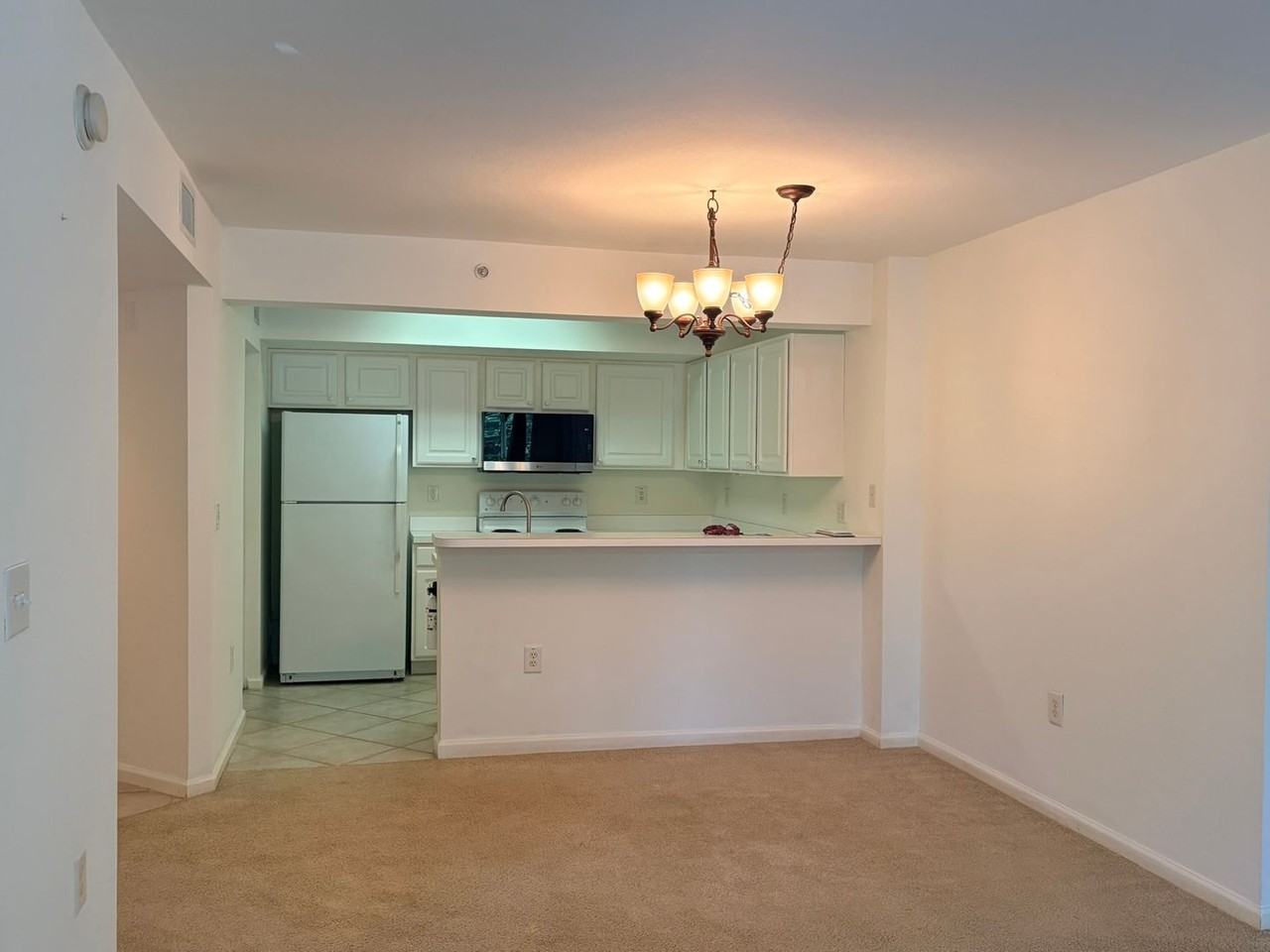 4127 4127 Residence 415 - 4127 Residence 415 - Photo 2 of 21