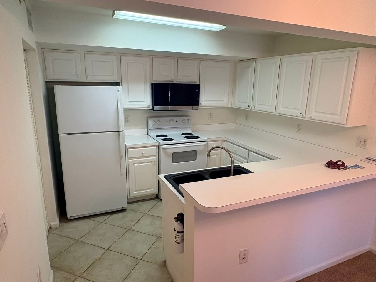4127 4127 Residence 415 - 4127 Residence 415 - Photo 3 of 21