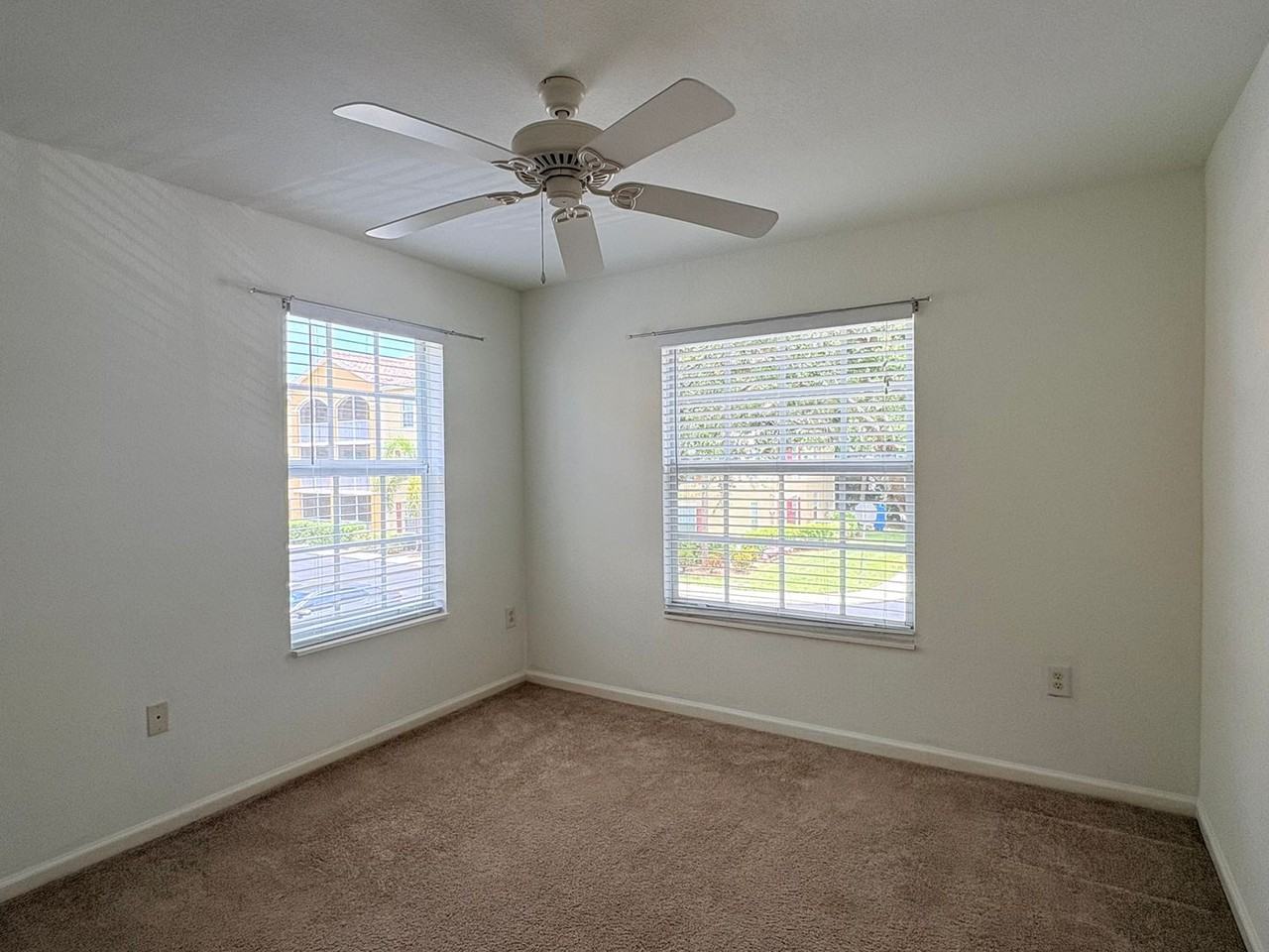 4127 4127 Residence 415 - 4127 Residence 415 - Photo 6 of 21