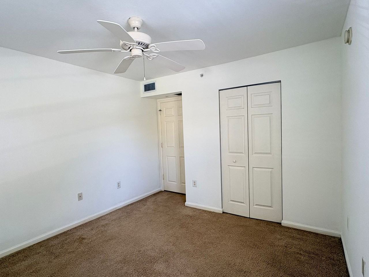 4127 4127 Residence 415 - 4127 Residence 415 - Photo 7 of 21