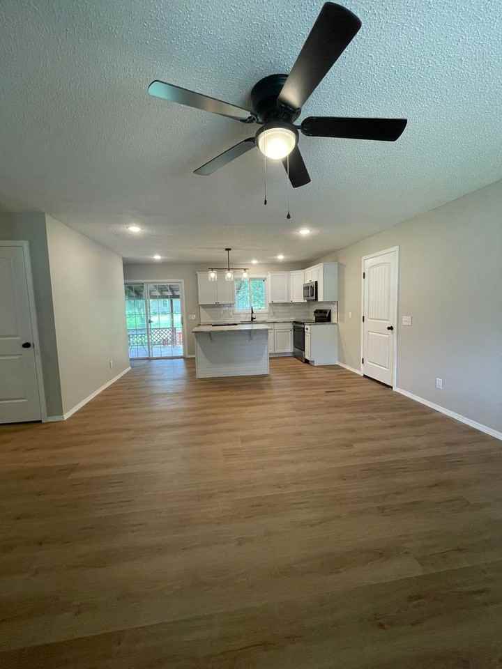 125 N Fairwood Ave - Photo 2 of 25