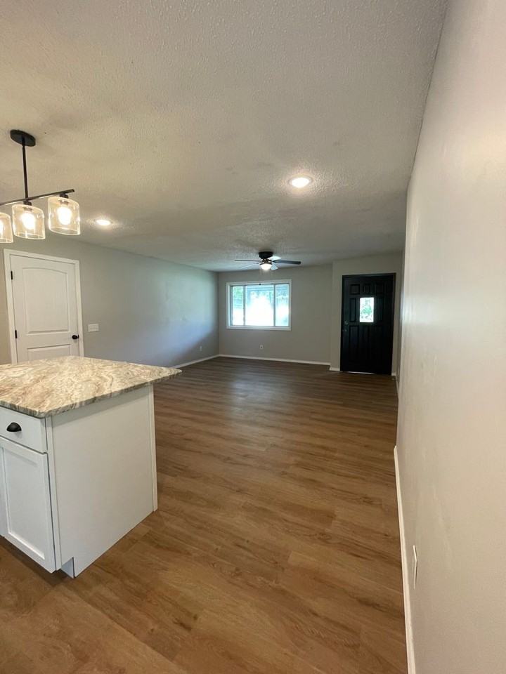 125 N Fairwood Ave - Photo 5 of 25
