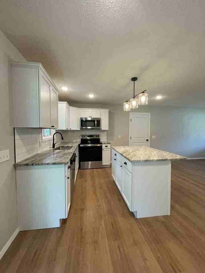 125 N Fairwood Ave - Photo 6 of 25