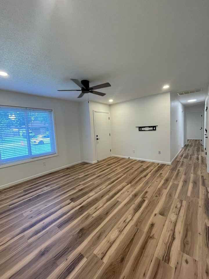 131 N Fairwood Ave - Photo 2 of 31