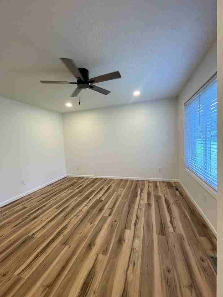 131 N Fairwood Ave - Photo 4 of 31