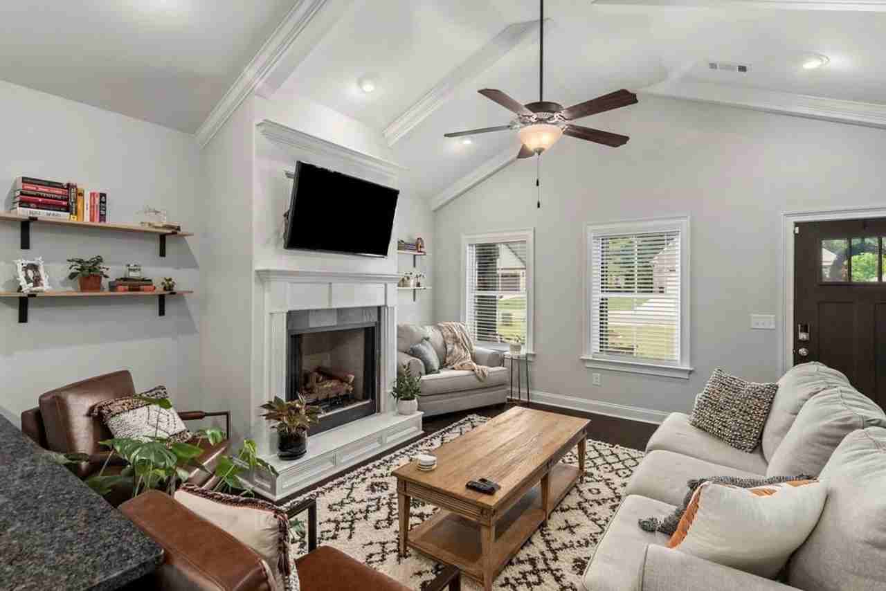 1046 Oden Ct - Photo 2 of 26
